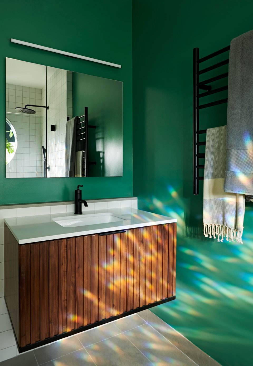 How To Choose The Right Paint For Your Bathroom