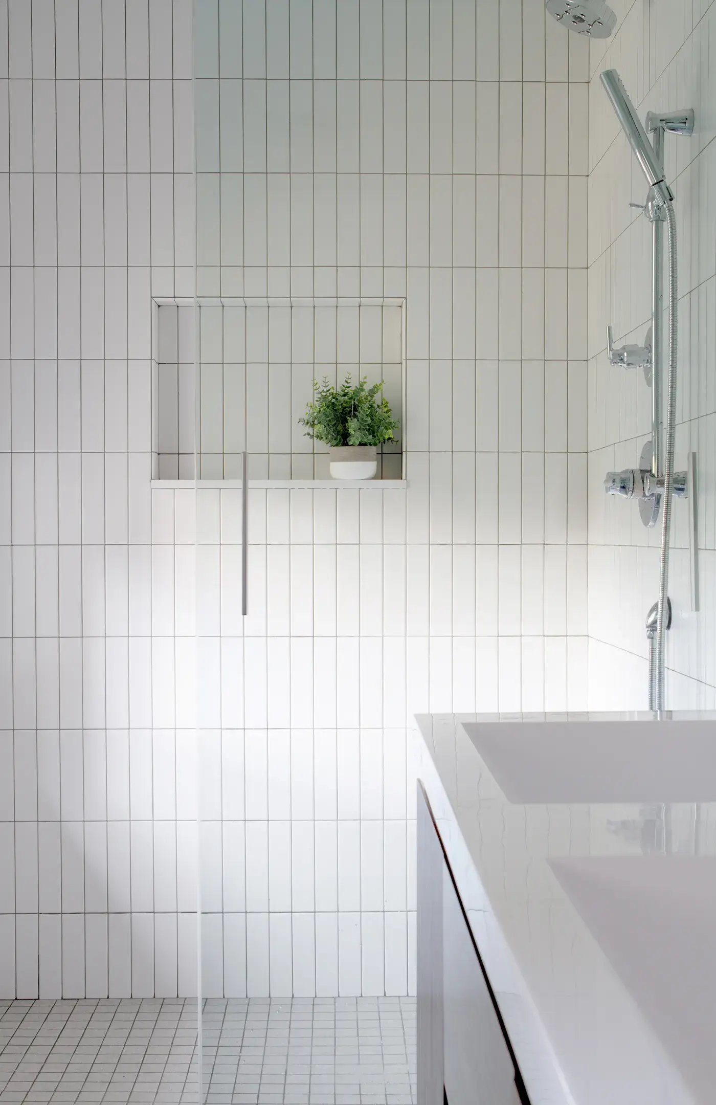 Guest Bathroom With Shower Niche