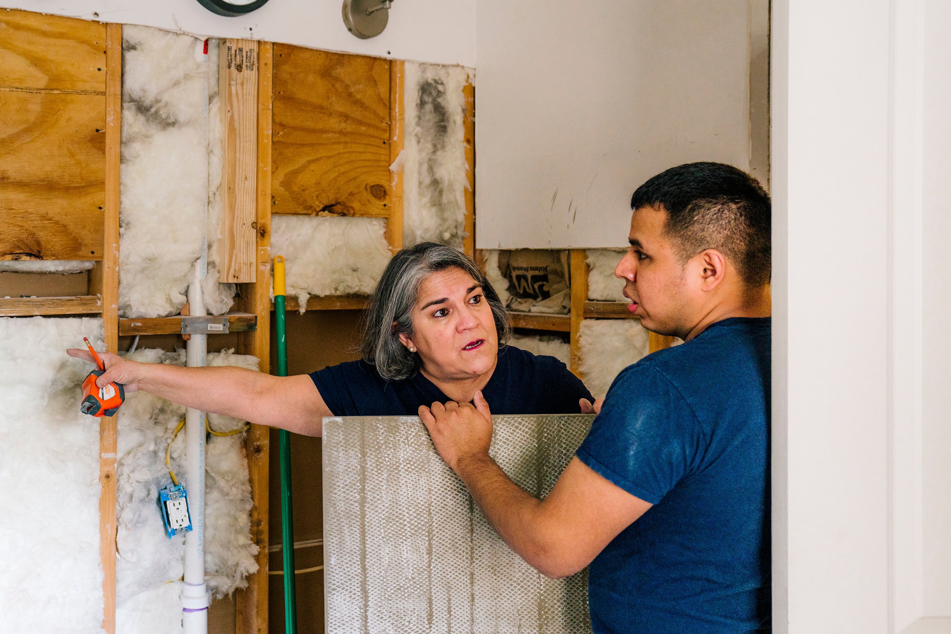 contractor-talking