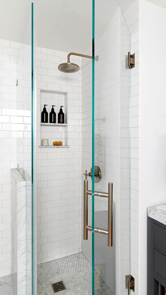 how to clean glass shower doors