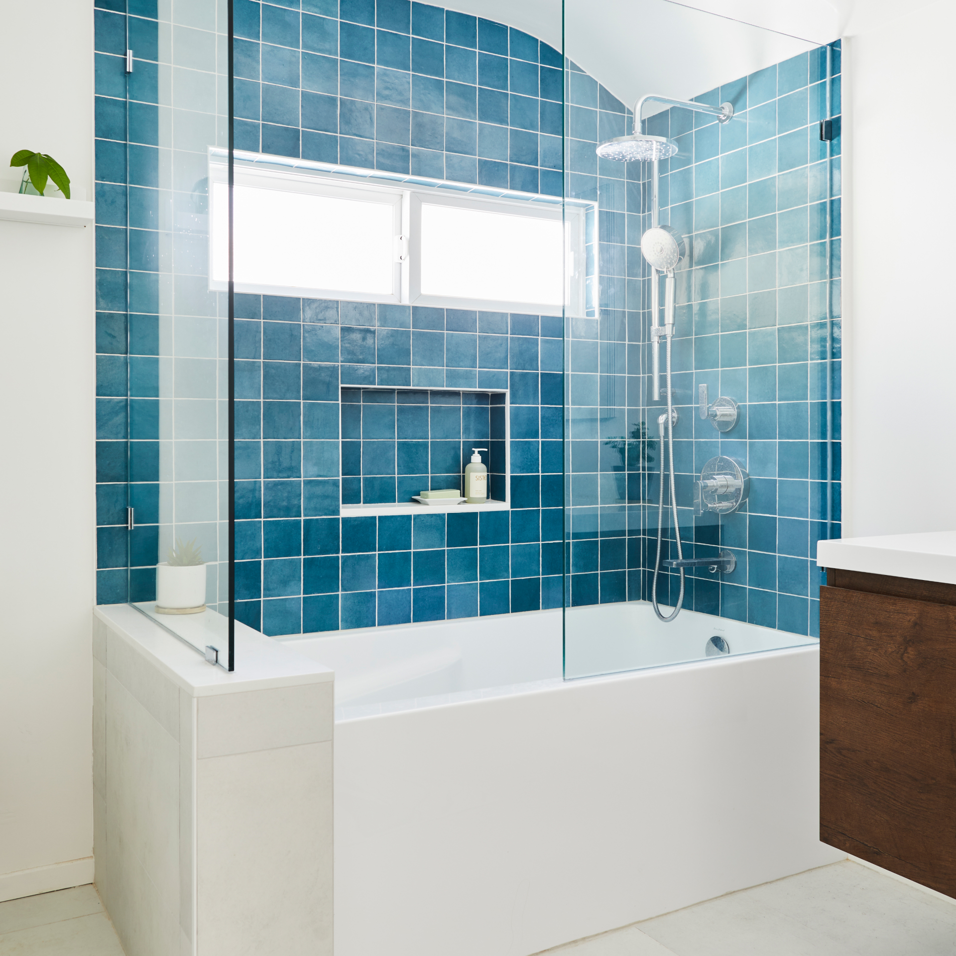 Blue Tiled Bathroom: Design Inspiration & Tips